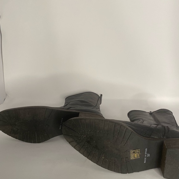 Free People “Lynden” Black Ankle Boot in size 37.  The look is a Western - Picture 5 of 11